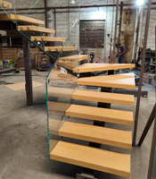 Escalier droit simple VIKO 2026 en chêne, acier, bois et verre, de haute qualité, pratique pour la maison, conforme aux normes