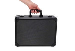 Vente en gros de flight cases en aluminium personnalisés pour les cartes gradées PSA BGS FGS avec découpe de <span class=keywords><strong>mousse</strong></span> précise et ajustable pour un rangement sécurisé - Product Image 2