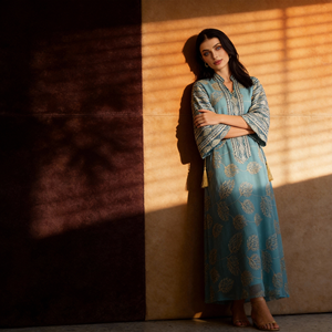 Robe Abaya en Polyester Brodée de Luxe pour Femmes Musulmanes Vente en Gros Personnalisée Tenue de Soirée Occasion - Product Image 3