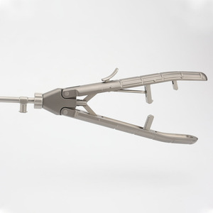 Fórceps de destornillador de aguja de mandíbula de carburo de tungsteno Instrumentos Laparoscópicos de titanio Tipo de pistola curva Portaagujas laparoscópico - Product Image 6