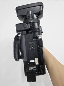 Videocámara Digital HVR-Z1C CCD de 14MP con Pantalla de 3.5'', Zoom Óptico de 10x-20x, F/1.6-f/2.8 y Puerto para Tarjeta de Memoria - Product Image 3