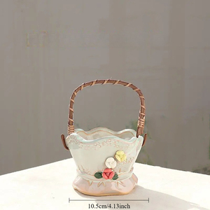 Panier suspendu en rotin écologique fait main, design créatif et épuré, pour arrangement floral et jardinage, pot de fleurs personnalisé - Product Image 4