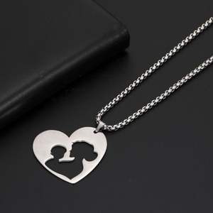 Collier pendentif en acier inoxydable plaqué or 18 carats personnalisé cadeau maman et bébé pour les femmes enceintes pour les mariages (KSS421) - Product Image 2