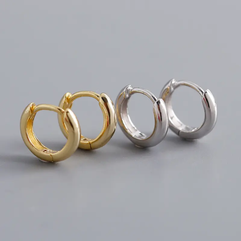 Wholesale 18 18k Gold 925 Sterling Silver Minimal Huggie Hoop EarringsためWomen