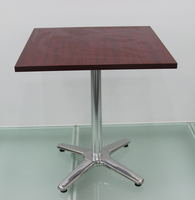 Ensemble de tables et de chaises de salle à manger de restaurant moderne de haute qualité avec panneau en bois durable pour les hôtels et les centres commerciaux