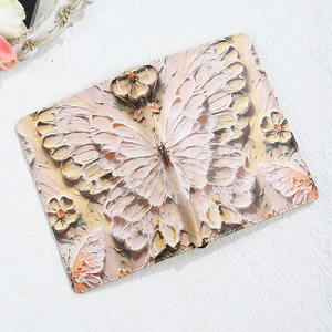 Quaderno in Pelle PU con Farfalle e Paesaggi, Design Creativo con Stampa a Colori, Formato A5, Ideale come Regalo - Product Image 3