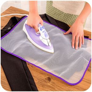 Housse de planche à repasser pliable isolante en tissu maillé, résistante aux hautes températures, couleur aléatoire, pour usage domestique - Product Image 1