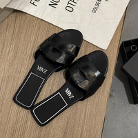 ZA Style Pantoufles d'Été Tendance pour Femmes, Design Croisé à Plat, Bout Ouvert, en Caoutchouc Intemporel, Grandes Tailles, Chaussures Plates à Enfiler pour Dames