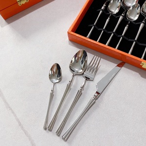 Juego de cubiertos de boda chapados en oro de acero inoxidable de 24 piezas con diseño de cubo de agua más vendidos - Product Image 3