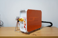 Machine de découpe de nettoyage laser à impulsion portable 100w pour le métal 3 en un nettoyeur laser d'élimination de la rouille des métaux