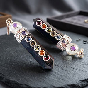 Venta al por mayor de 2 piezas de colgantes de chakra hechos a mano de ágata y turmalina, cuarzo rosa negro, piedras de mascota de Feng Shui, arte curativo con gemas. - Product Image 4