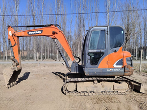 Mini-excavatrice sur chenilles d'occasion Doosan DX55, certifiée CE/EPA, moteur à haute efficacité, pompe, équipement de construction d'occasion - Product Image 2