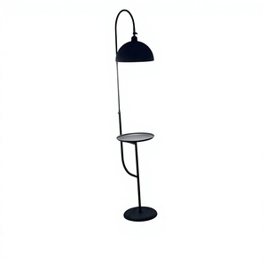 Lámpara de pie industrial moderna de mediados de siglo, de hierro negro, con bandeja - Product Image 1