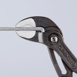 Pince à pompe à eau KNIPEX 87 01 300 SB Cobra de nouvelle génération pour tuyaux et écrous Avec revêtement plastique antidérapant - Product Image 5