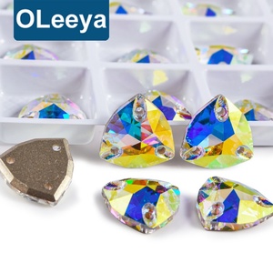 OLeeya K9 Strass à coudre, forme triangle large, perles de cristal AB, vente en gros, strass non thermocollants pour justaucorps et robes - Product Image 1