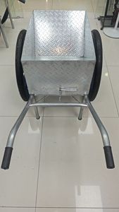 Zware verzinkte geëmbosseerde ijzeren plaat transportkar met twee wielen voor bouw, magazijn & landbouw materiaaltransport - Product Image 2