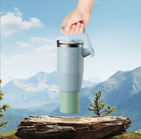 Gourde d'extérieur avec poignée rotative et paille, conforme aux normes strictes, idéale pour l'hydratation sur les sentiers