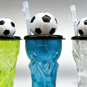 Gobelets en plastique réutilisables tricolores de 17 oz avec couvercles et pailles, personnalisables avec logo, pour cadeaux de fête de football et fournitures de fête sportive - Product Image 3