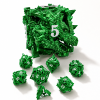Ensemble de dés DND en métal vert dragon, faits à la main, écologiques, 7 pièces, dés polyédriques à pointes, pour jeux de rôle Dungeons & Dragons, jeux de société
