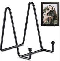 Présentoirs de plaque métallique noire Type debout à un niveau pour les décorations de plat et de bol Conception simple utilisée pour l'affichage de plaque