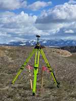 Untuk Penerima GNSS RTK E1 Lite yang Hemat Biaya, Set Base dan Rover, Jangkauan UHF 15KM, Berperingkat IP68, Suhu Operasi -45~75, PPP