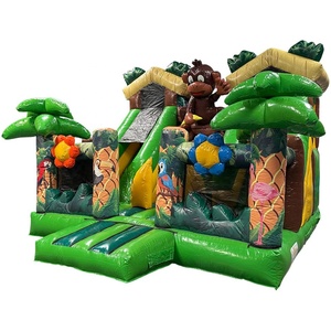 Château gonflable tropical 3D avec toboggan double, zone de saut et obstacles, contenant un perroquet, un flamant rose et un singe - Product Image 2