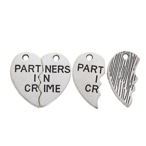 Nuovo Design: Ciondoli a Forma di Cuore 'Partners in Crime' in Metallo, Accessori per Gioielli, Charm alla Moda per Regali <span class=keywords><strong>e</strong></span> Decorazioni - Product Image 6