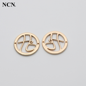 Bán buôn tùy chỉnh thời trang Hollow Out quần áo kim loại thẻ cá nhân tùy chỉnh chất lượng cao <span class=keywords><strong>hangtags</strong></span> - Product Image 3