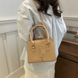 Nouvelle personnalité bolsas femmes étoiles chaînes en relief sac à bandoulière unique Sac <span class=keywords><strong>Tendance</strong></span> 2024 sac a main - Product Image 4