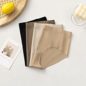 Intimo Femminile Personalizzato Traspirante in Tinta Unita, Lingerie Ultra Sottile in Seta, Slip Sexy a Vita Media Taglie Forti - Product Image 3