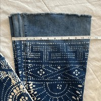 Fabricants de jeans : Conception personnalisée, imprimé floral, coupe slim, denim délavé, jeans stretch pour femme, vente en gros