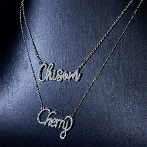 Iced out fashion design <span class=keywords><strong>collana</strong></span> <span class=keywords><strong>in</strong></span> <span class=keywords><strong>argento</strong></span> sterling <span class=keywords><strong>925</strong></span> <span class=keywords><strong>con</strong></span> <span class=keywords><strong>nome</strong></span> personalizzato <span class=keywords><strong>in</strong></span> oro bianco <span class=keywords><strong>con</strong></span> vvs moissanite - Product Image 4