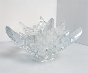 ถาดตกแต่งแก้วคริสตัลลายใบไม้ฝ้าสไตล์อาร์ตเดโค แชมป์ส เอลิเซ่ ชิ้นงานศิลปะสุดหรูสำหรับตกแต่งโต๊ะกลาง - Product Image 3
