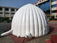 Tente gonflable portative Offre Spéciale de cabine d'igloo de dôme avec l'entrée pour des événements extérieurs comportant une conception gonflable de château