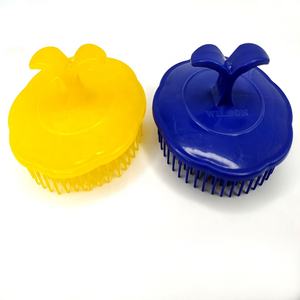 2016 nuovo Design fornitura di fabbrica del cuoio capelluto Shampoo guanto da massaggio (plastica) per il bagno di testa - Product Image 1