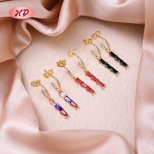 ต่างหูเพชรพลอยชุบทอง 18K แบบไล่เฉดสีสำหรับผู้หญิง คุณภาพ AAA Zircon ขั้นต่ำ 12 คู่ ทำจากทองเหลือง ดีไซน์ทันสมัย คลาสสิก เหมาะสำหรับวันครบรอบ - Product Image 5
