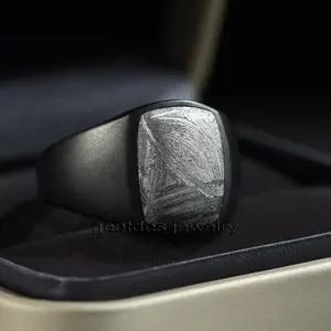 Gentdes Jewelry Chevalière en zirconium noir pour homme avec incrustation de pierre de météorite naturelle Bague de luxe Fashion Meteorite Jewelry