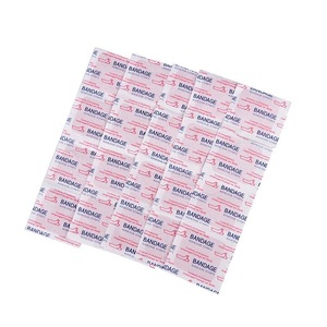 Apósitos Adhesivos Cuadrados de 1.5 x 1.5 Pulgadas, Color Piel, Transpirables, No Estériles - Product Image 2