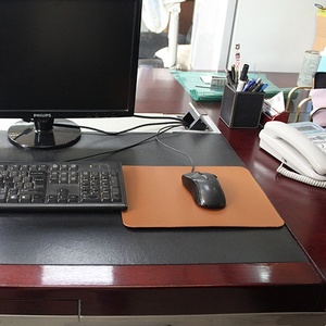 แผ่นรองโต๊ะทำงานหนัง PU ขนาดสั่งทำ OEM ป้องกันรอยขีดข่วน กันลื่น กันน้ำ ใช้สำหรับเขียนหนังสือ วางแล็ปท็อป และรองเมาส์ - Product Image 2