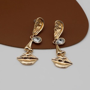 สร้อยคอรูปหัวใจสีทอง LVE9-V ทำจากโลหะผสมสังกะสีสำหรับผู้หญิง สไตล์พังก์เรียบง่าย สร้อยคอแบบห่วงเจาะ  เครื่องประดับสไตล์เกาหลี - Product Image 6