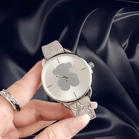 Jam Tangan Wanita Quartz Dial Beruang Klasik Minimalis Fashion Trendy Tahan Air Hadiah Wanita OEM ODM