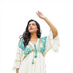 Robe midi indienne faite main en dentelle blanche, imprimé floral numérique, style bohème, légère, coupe trapèze, idéale pour l'été, les mariages ou les invités. - Product Image 1