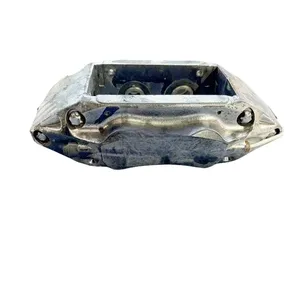 Étriers de frein arrière droit en carbone-céramique pour 650S, 625C, 675LT, MP4-12C, 11C0486CP pour 4 <span class=keywords><strong>pistons</strong></span> dans les voitures de course <span class=keywords><strong>AP</strong></span>. - Product Image 1