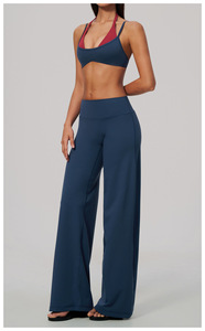 Ensemble tricoté 2 pièces pour femme : haut court sans manches à col halter et pantalon large rayé, respirant, coupe décontractée classique, toutes saisons - Product Image 3