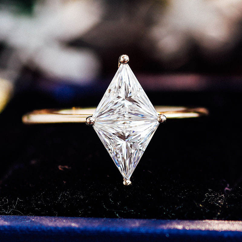 Real solid 18K gold moissanite ring