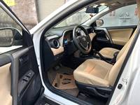 Подержанный Toyota RAV4 2019 года, 5-дверный, 5-местный, с вариатором Pioneer, 2.0L, бензиновый, автоматический, VI, левый руль, сенсорный LED-дисплей, люк на крыше