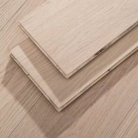 Parquet en bois d'ingénierie en chêne blanc naturel, 3 couches, âme en bouleau, brossé, système de clic, surface solide, imperméable, pour cuisine, villa