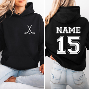 Sudadera con Capucha Personalizada de Hockey sobre Hielo, Negra, con Nombre y Número Impresos con Transferencia Térmica, Diseño de Palos Cruzados en la Parte Delantera, Transpirable y Cómoda - Product Image 4