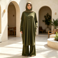 Ensemble ample vert fumé avec pantalon large et poches boutonnées, style abaya modeste pour femmes musulmanes, idéal pour le quotidien