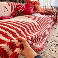 Housse de canapé universelle une pièce en polyester extensible, respirante et confortable, à rayures rouges, pour mariage, avec poignées